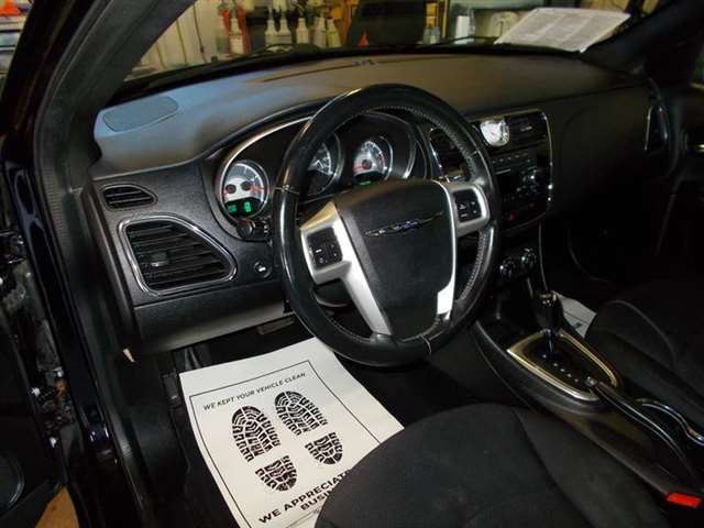 Chrysler 200 2013 photo 5
